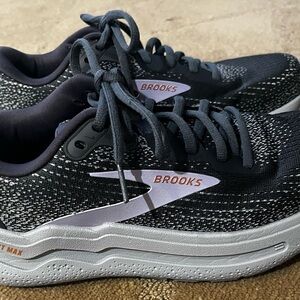 Women’s Brooks Ghost Max 2 Athletic Sneakers